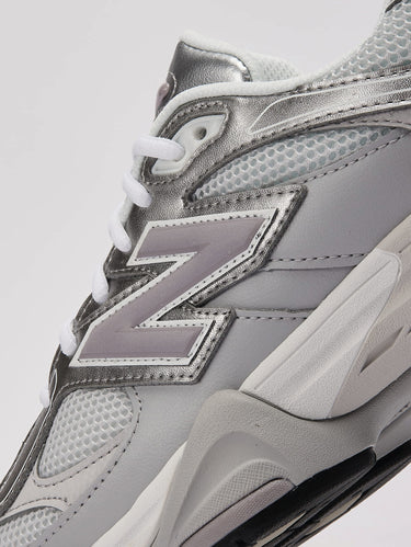 Dames sneakers Futuristisch 9060 Grijs/Zout