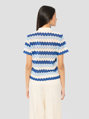 Polo aus Häkelstrick mit blauen Streifen