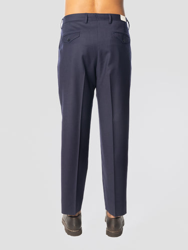 Pantalon bleu en laine vierge à pinces