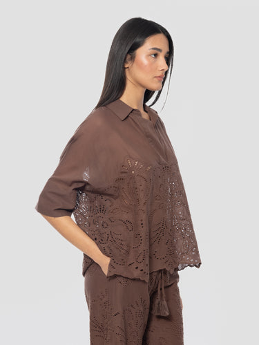 Chemise en dentelle sangallo marron