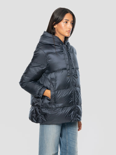 Kurze Daunenjacke mit großen blauen Rauten