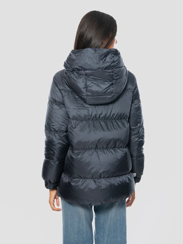 Kurze Daunenjacke mit großen blauen Rauten