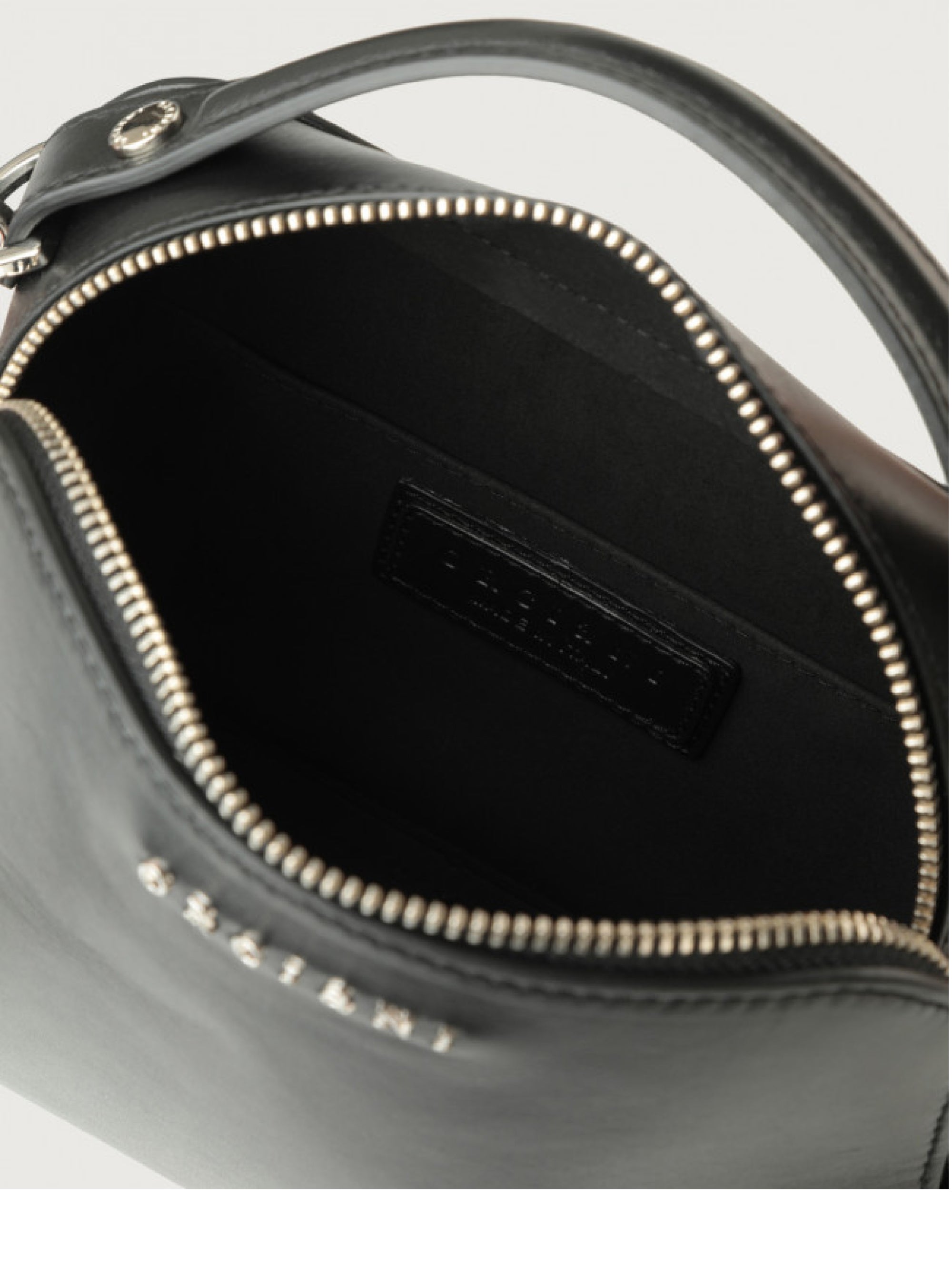 Chéri Handbag in Black Smooth Leather