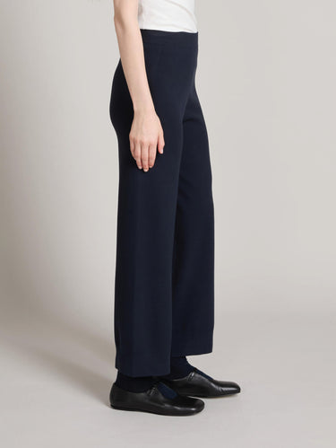 Gerade geschnittene Hose aus blauem Strick