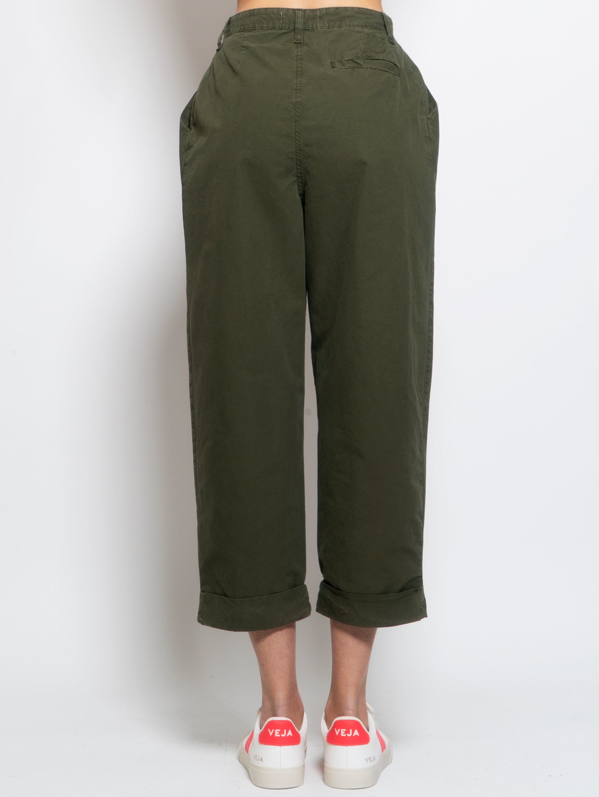 Green Carrot Fit Pants with Pinces