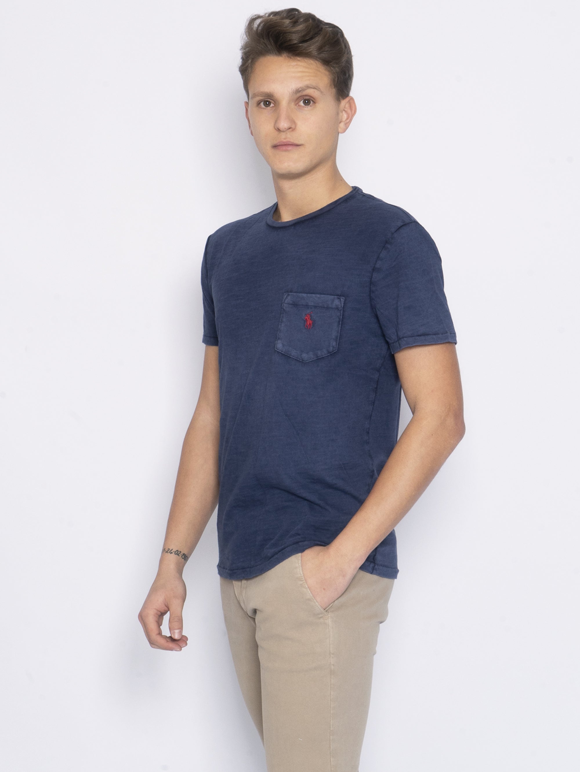 T-shirt with a pocket