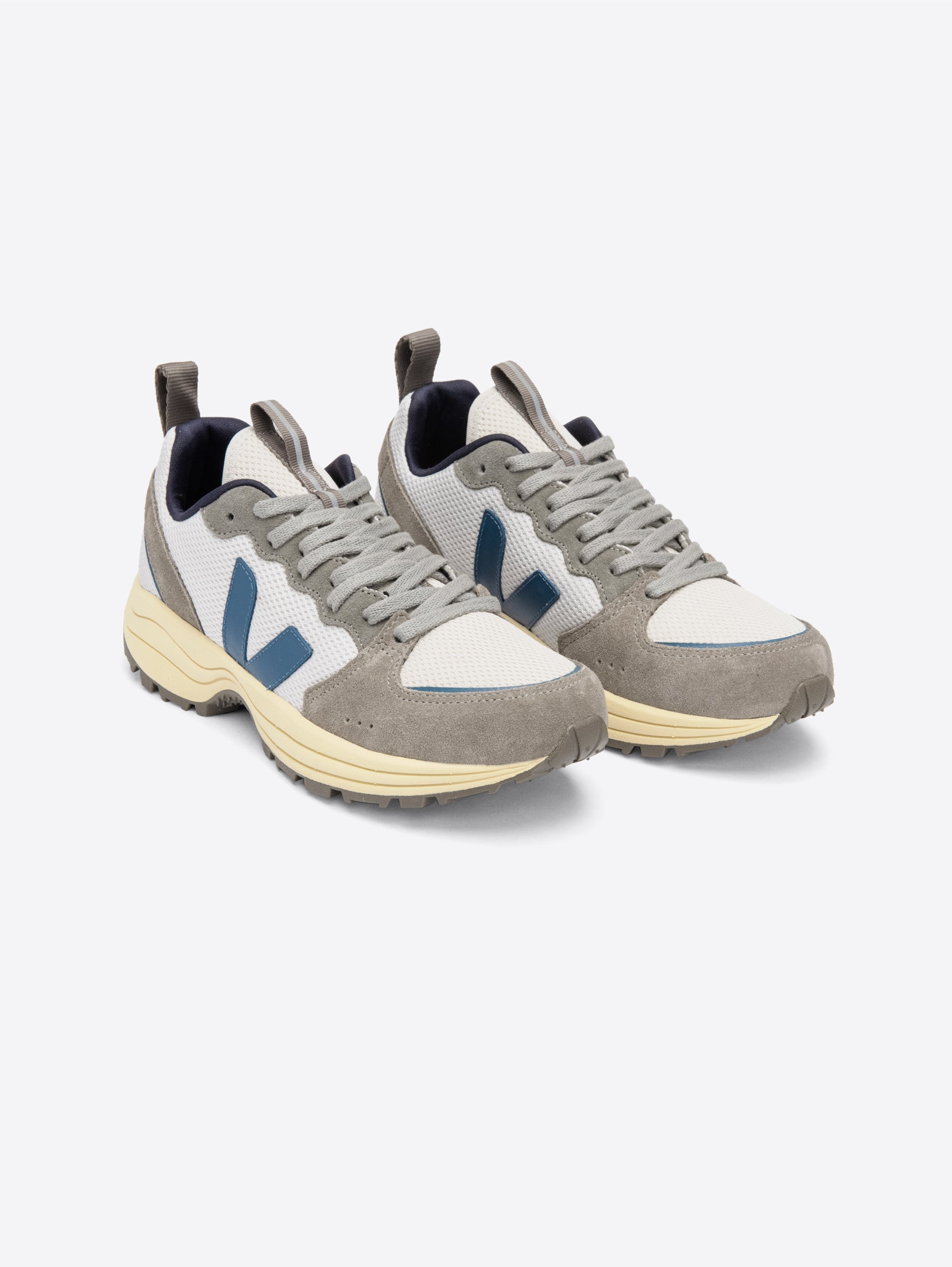 Trail Sneakers Gray