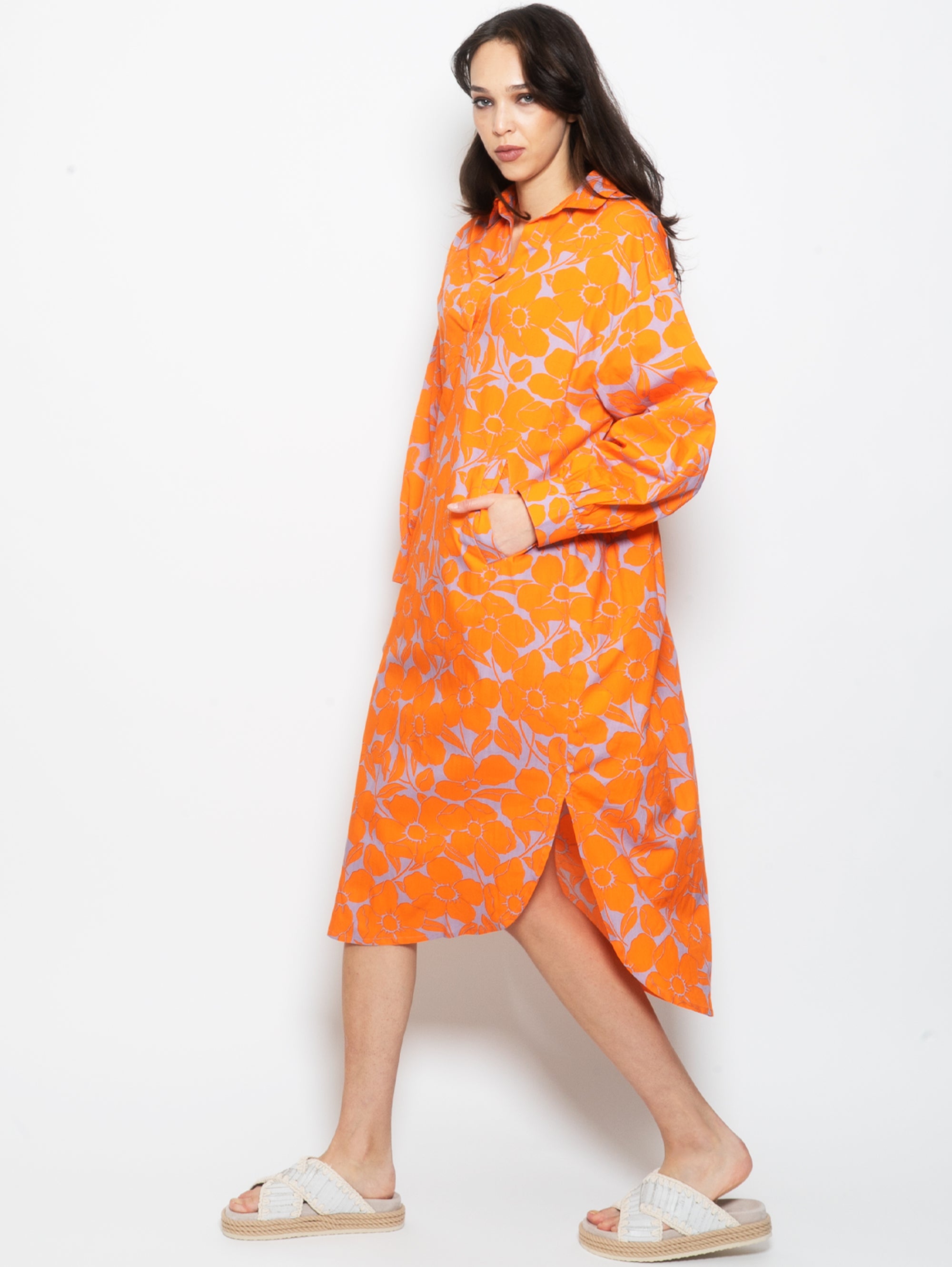 Kleid mit Blumendruck in Orange/Lila