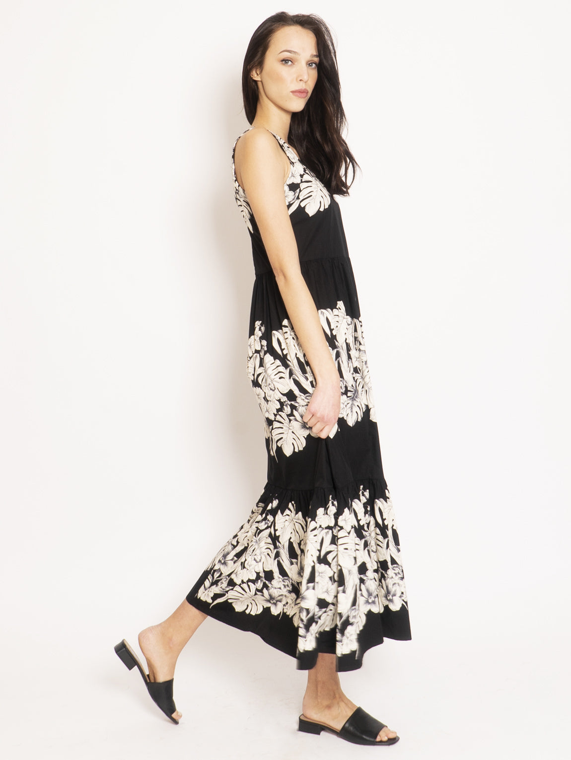 Long dress with a floral print