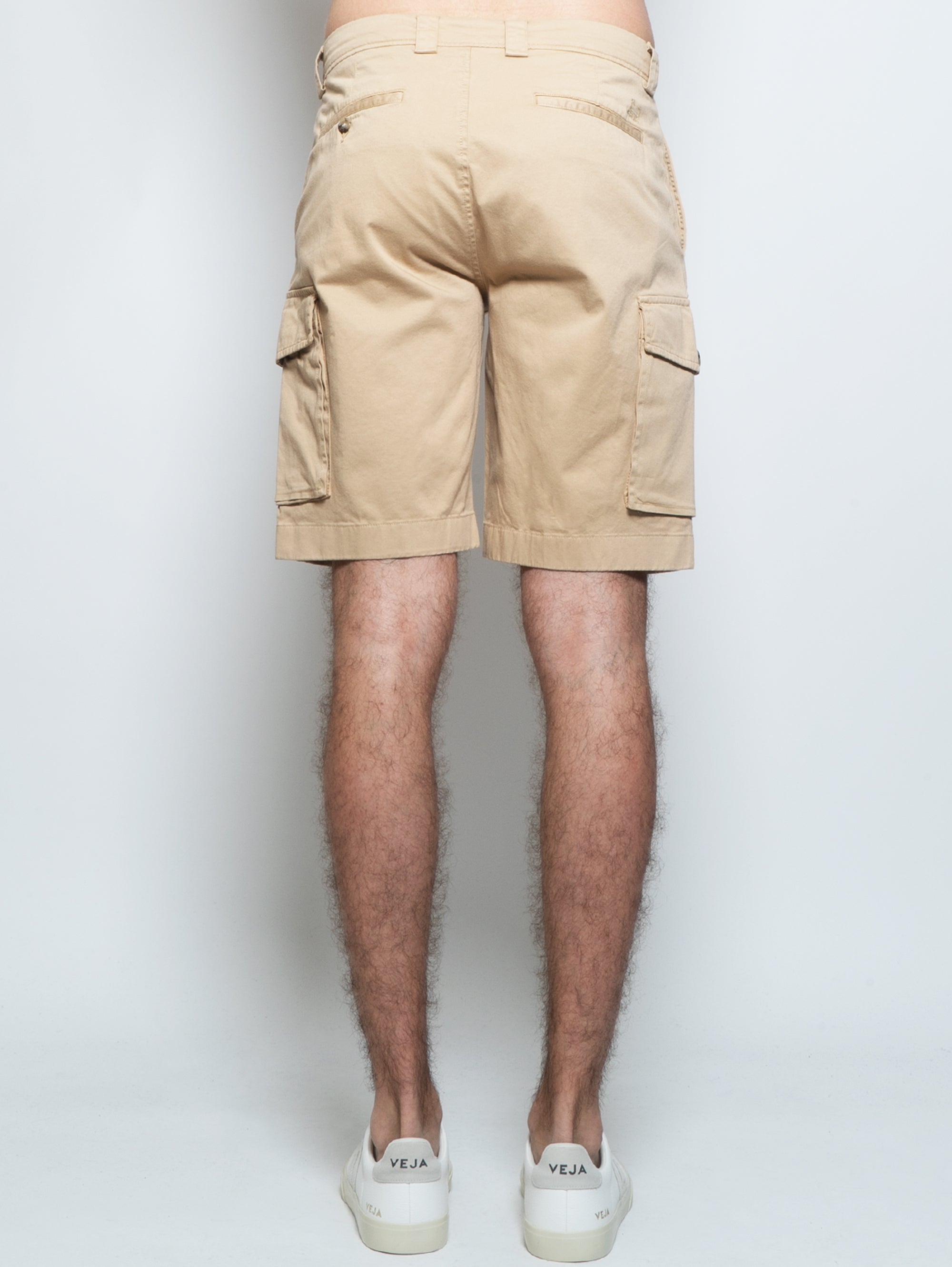 Gerade beige Cargo-Shorts