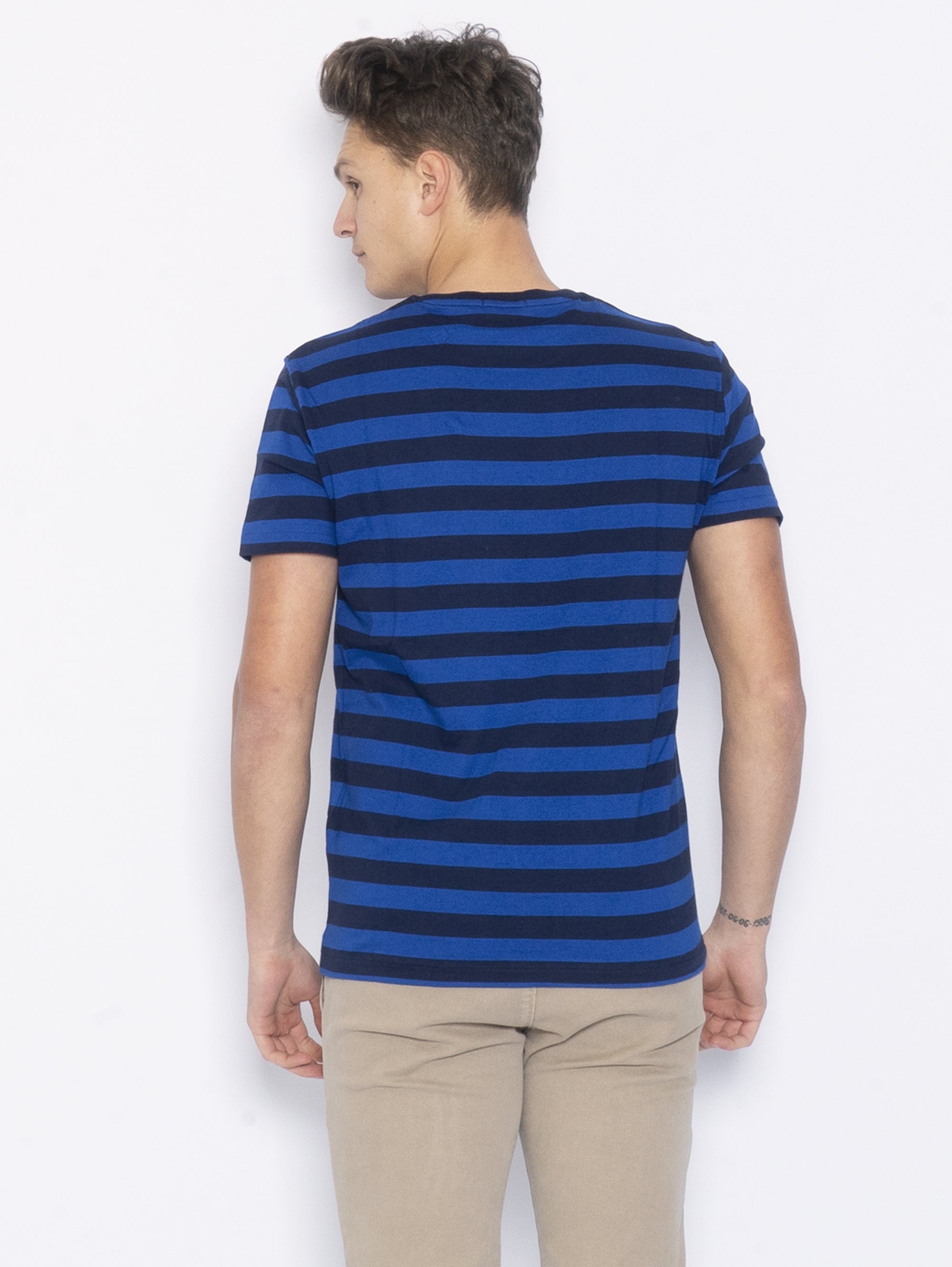 Blau gestreiftes T-Shirt aus Baumwolle