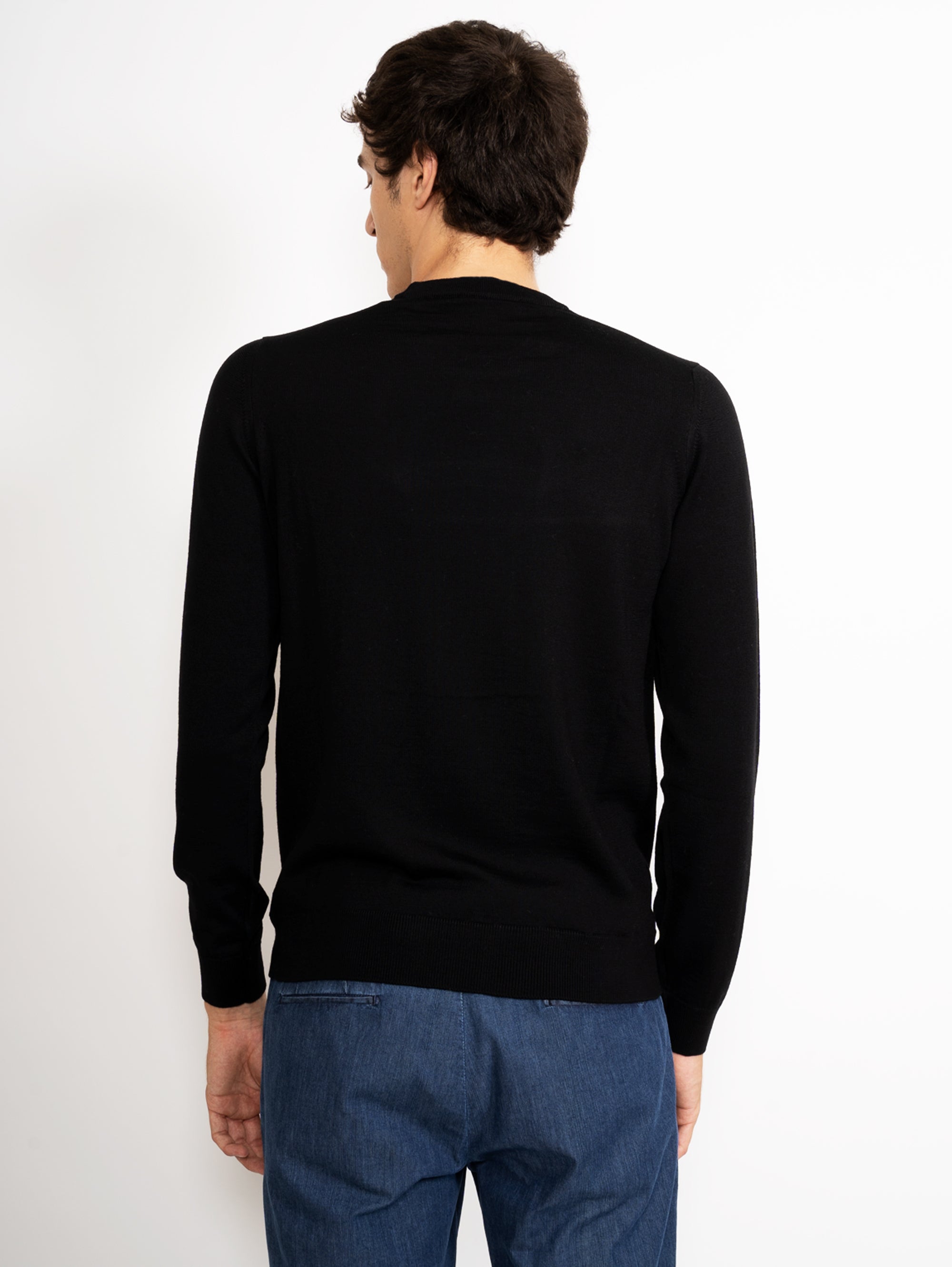 Schmaler Pullover aus schwarzer Merinowolle
