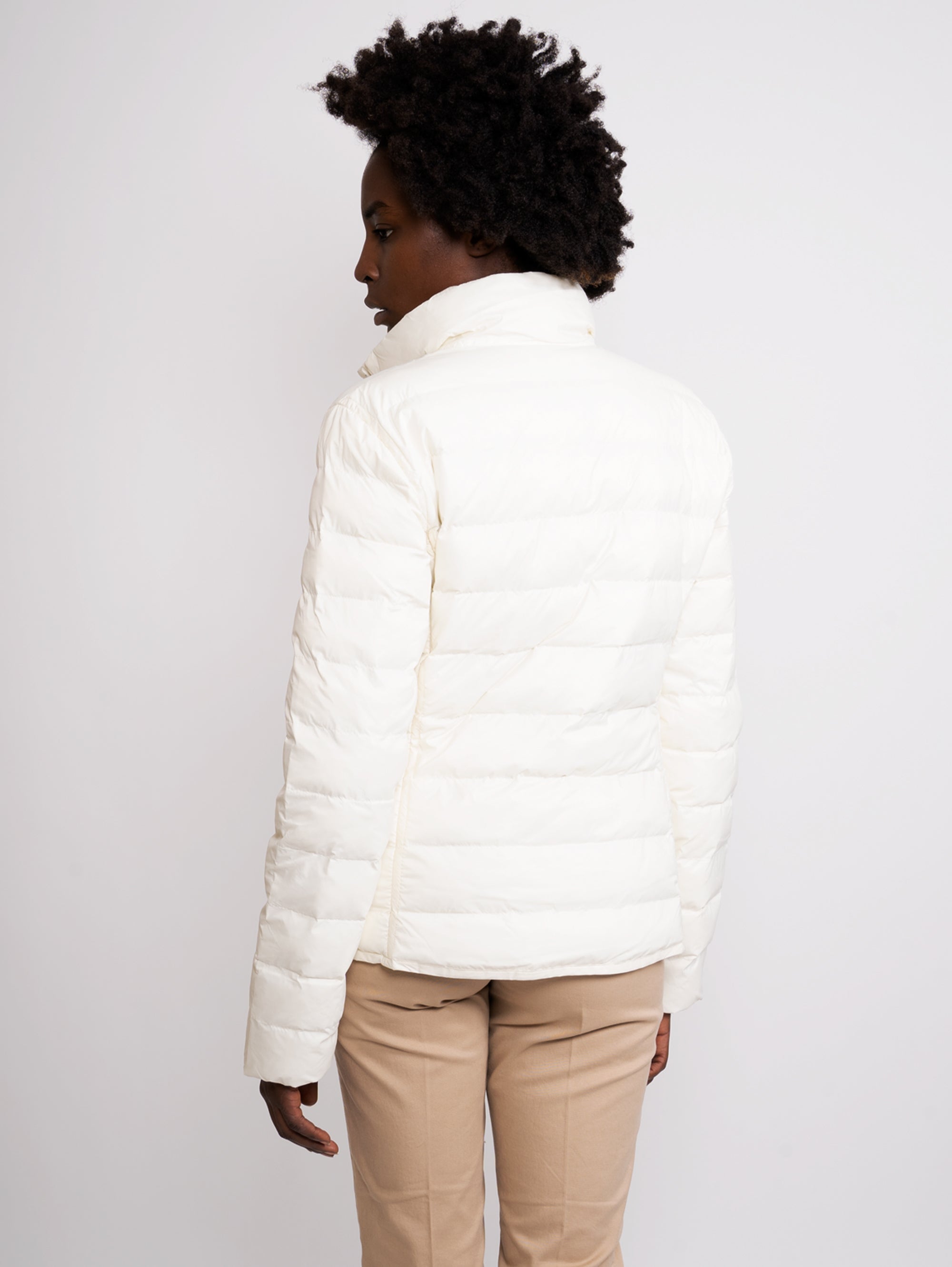 Short Quilted Down Jacket with Straight White Collar