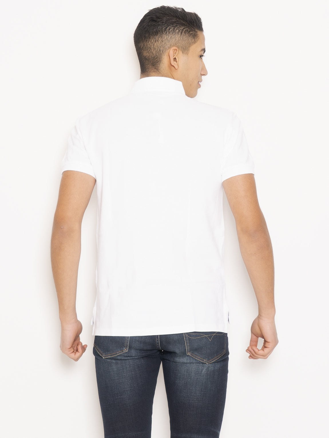 Weißes, schmal geschnittenes Baumwoll-Piquet-Poloshirt