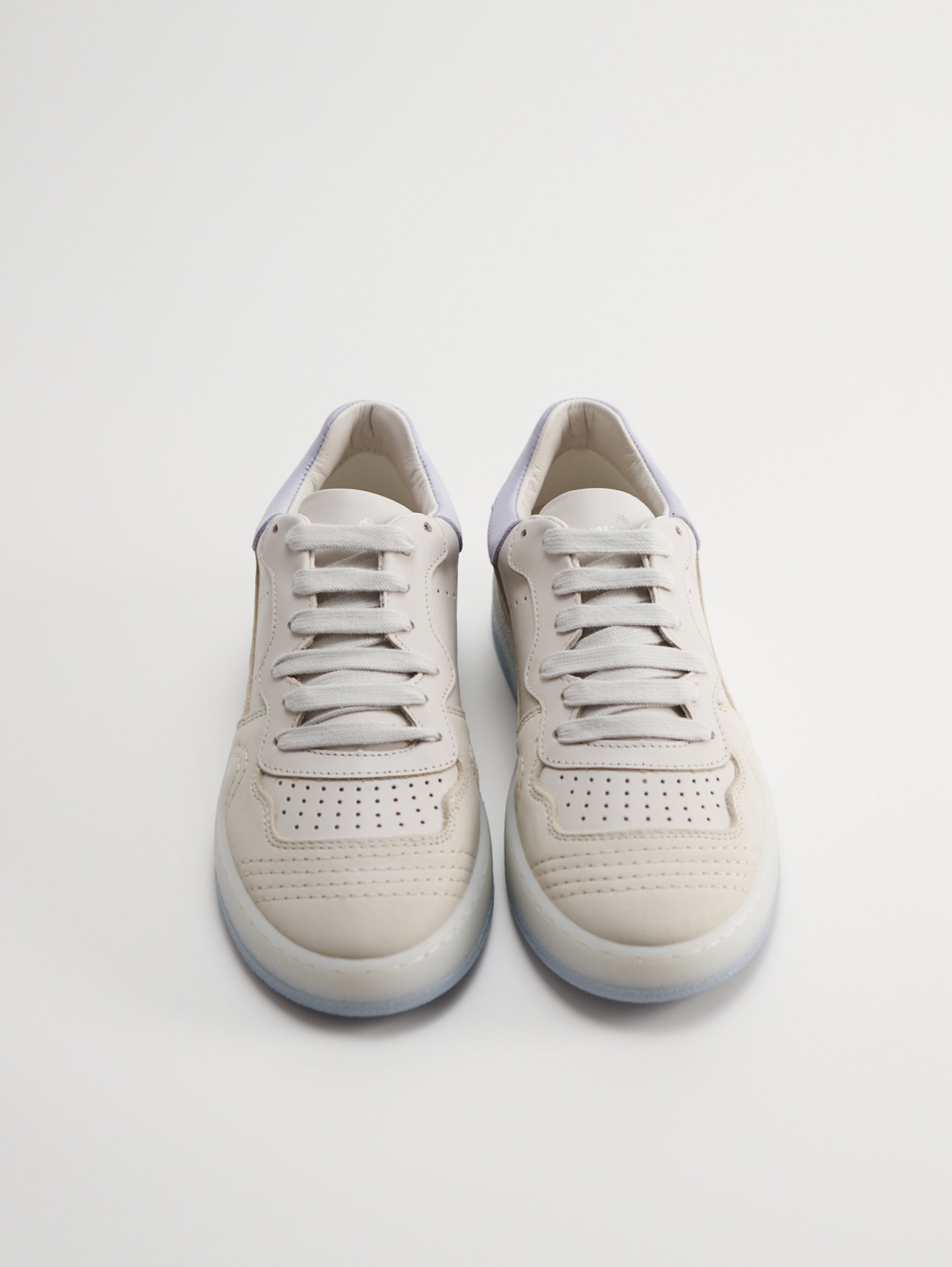 Sneakers with Blue/beige Contrasting Sole