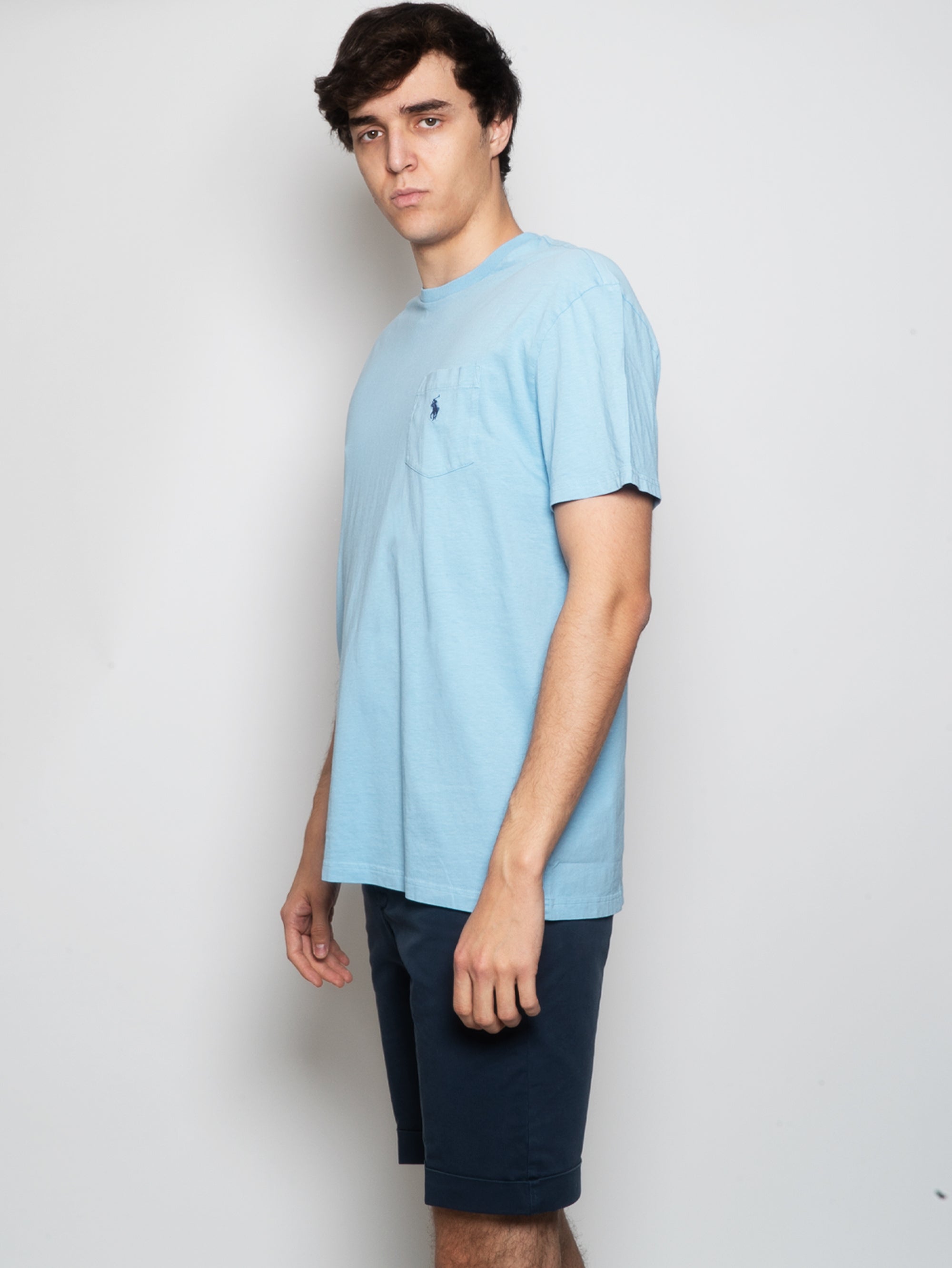 T-Shirt aus Baumwolle und Leinen in Puderblau mit Tasche