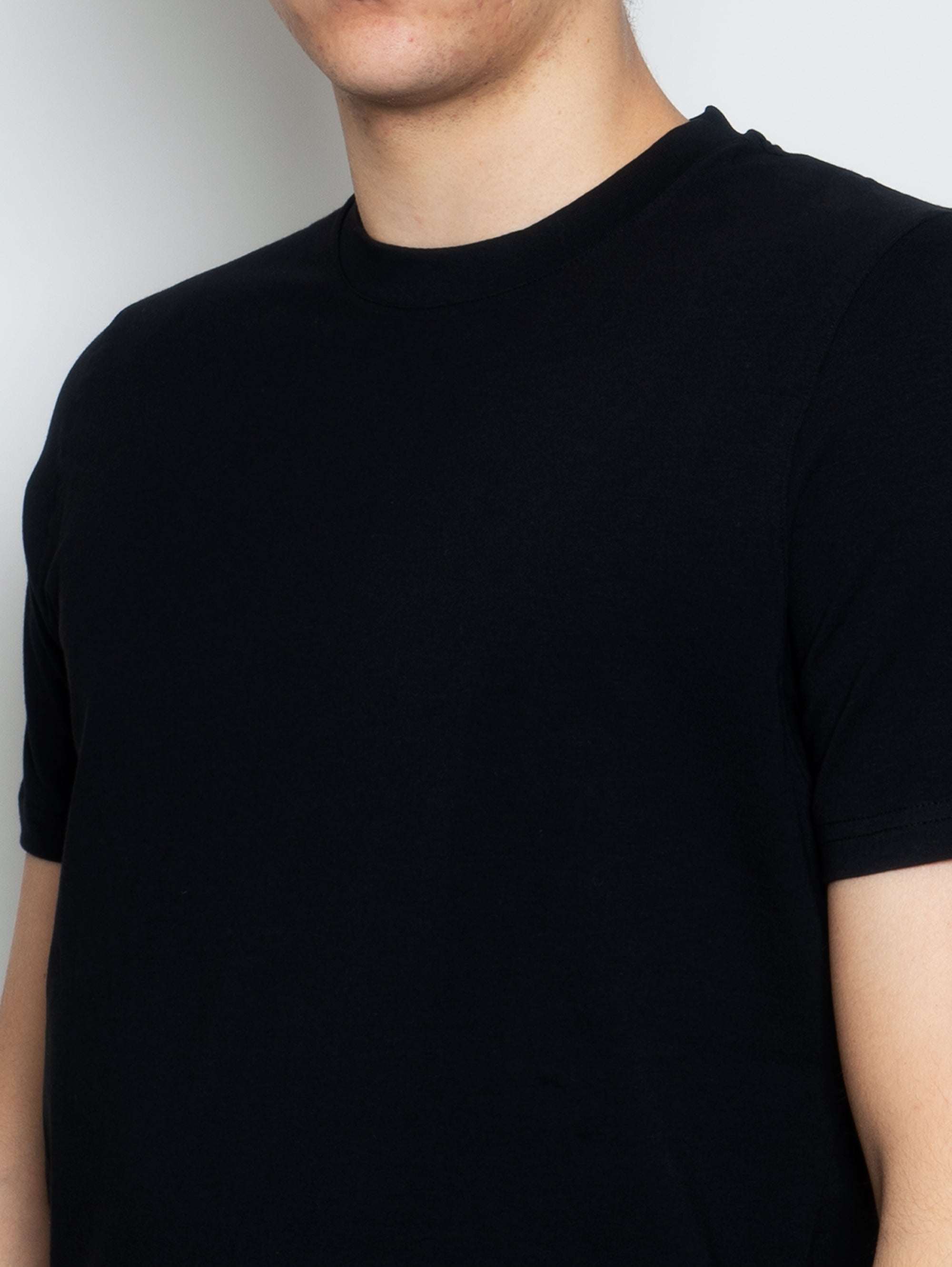 Schwarzes T-Shirt aus Stretch-Baumwolljersey