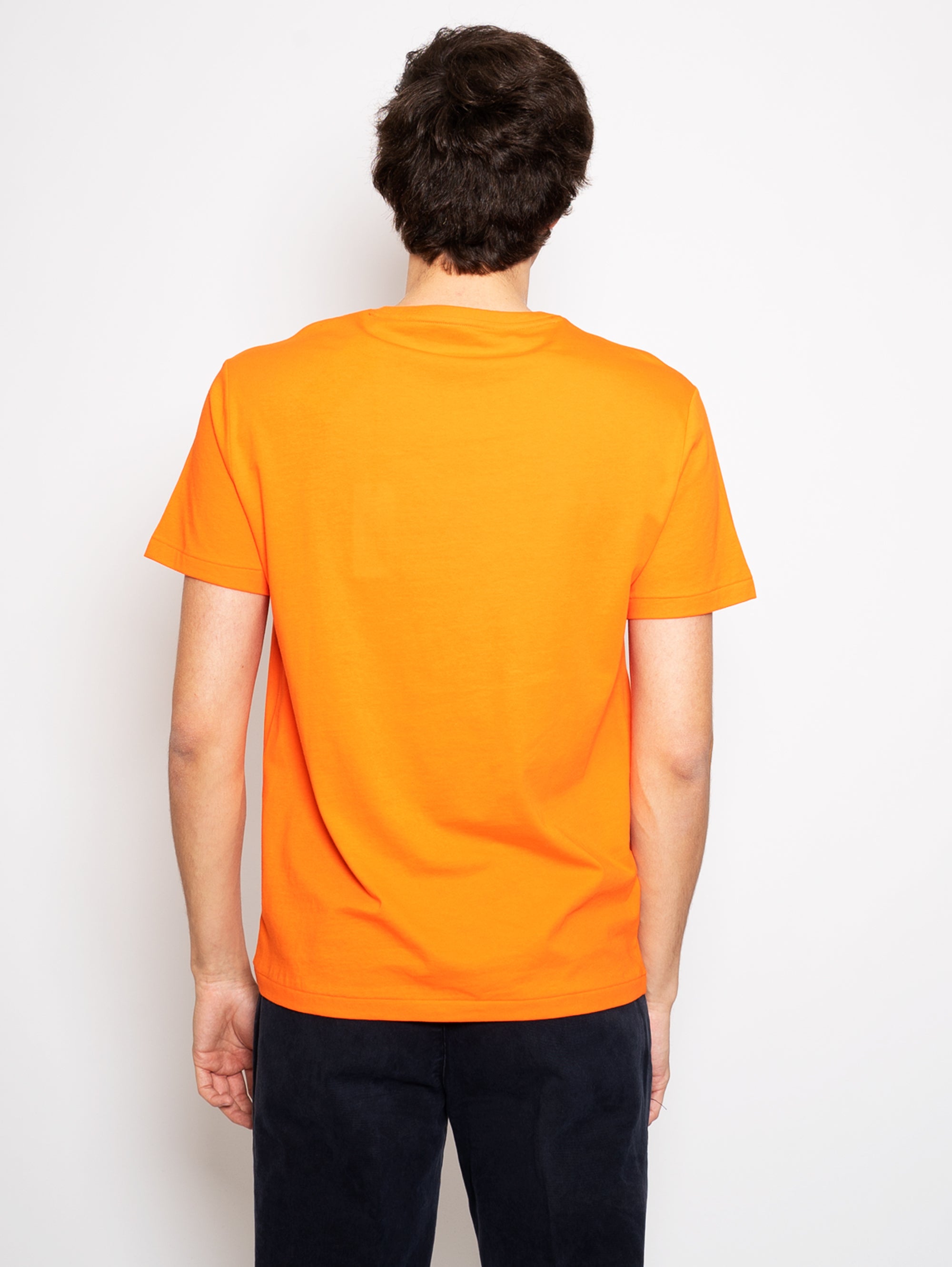 Orangefarbenes T-Shirt mit Rundhalsausschnitt
