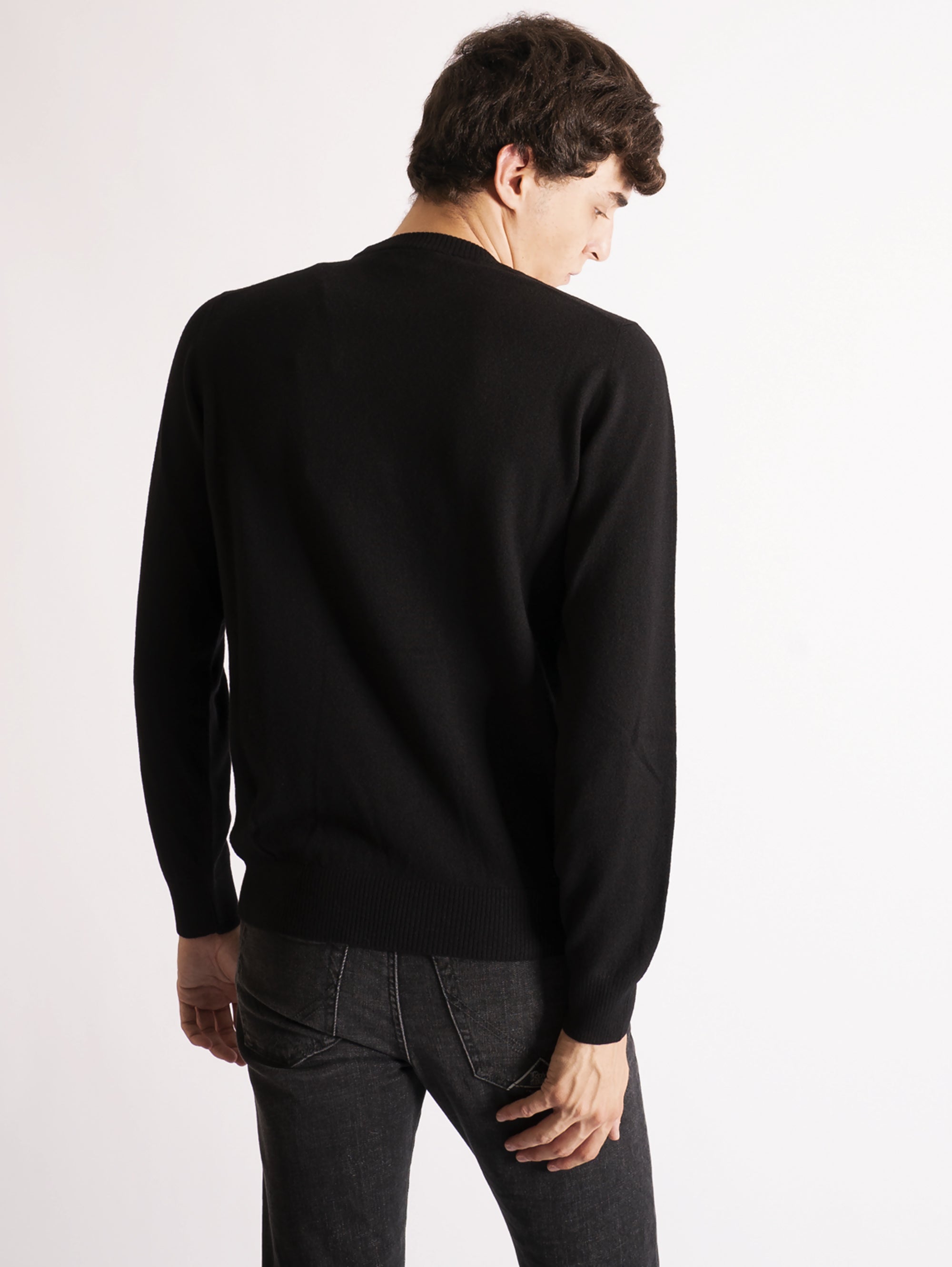 Pullover mit Rundhalsausschnitt aus schwarzer Geelong-Wolle