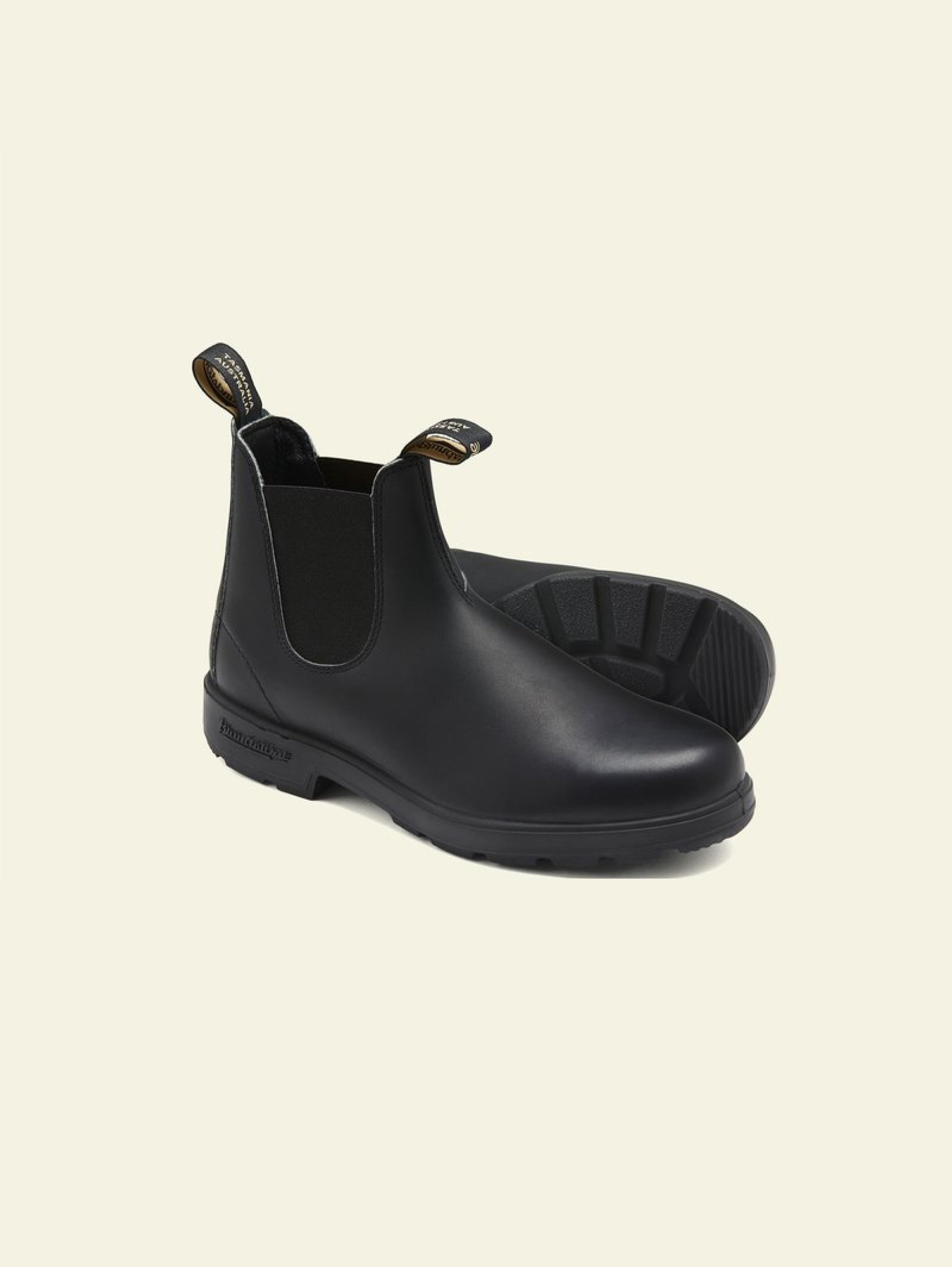 Chelsea Boots in Leather with Black / Black Elastics