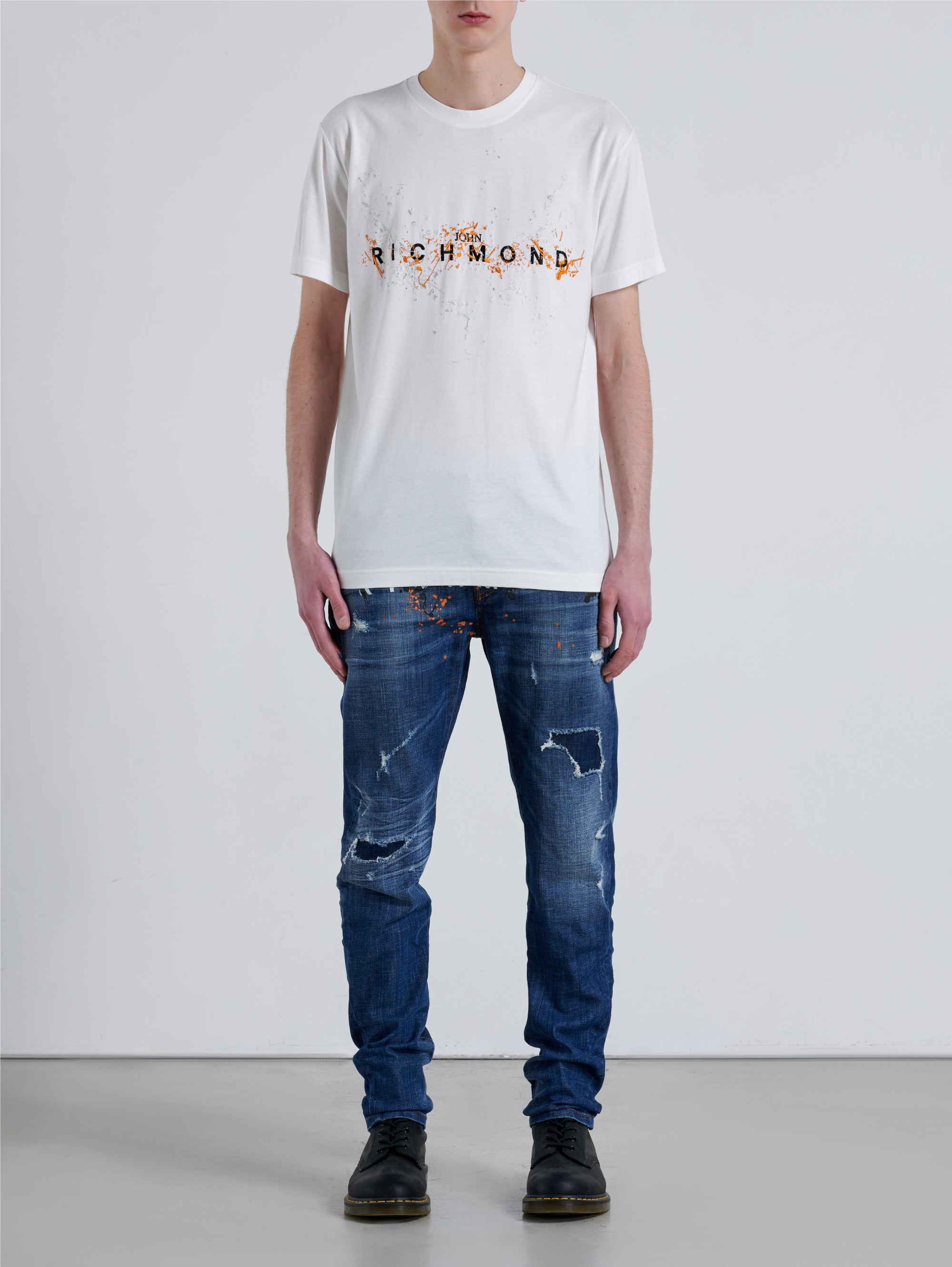 T-shirt with Embroidered Sketches White